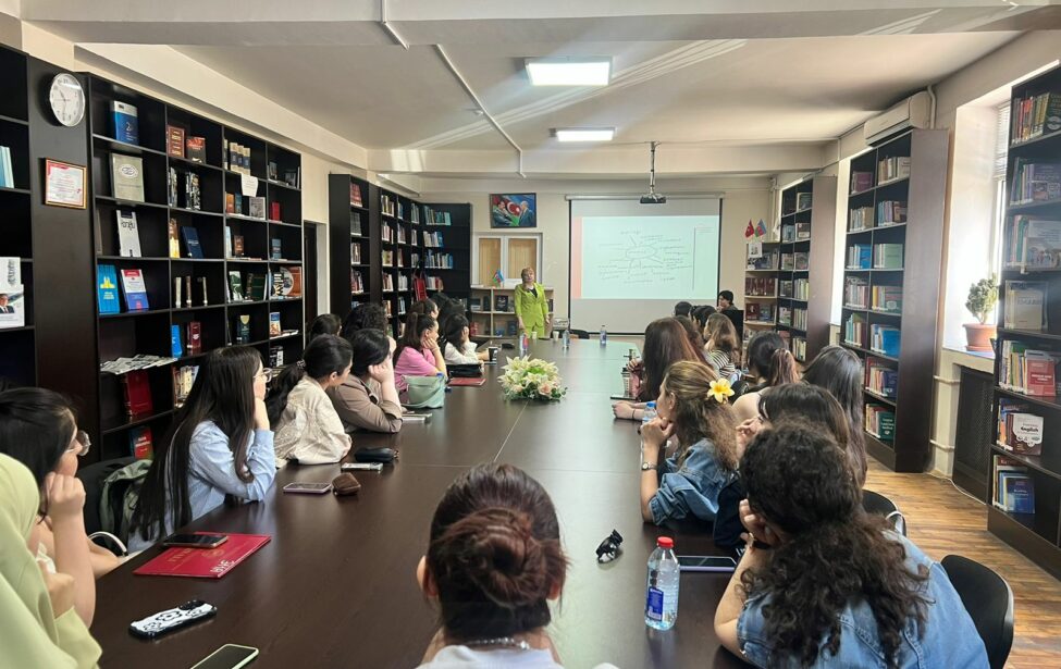 Сотрудничество Азербайджанского университета языков и ИИЯ продолжается