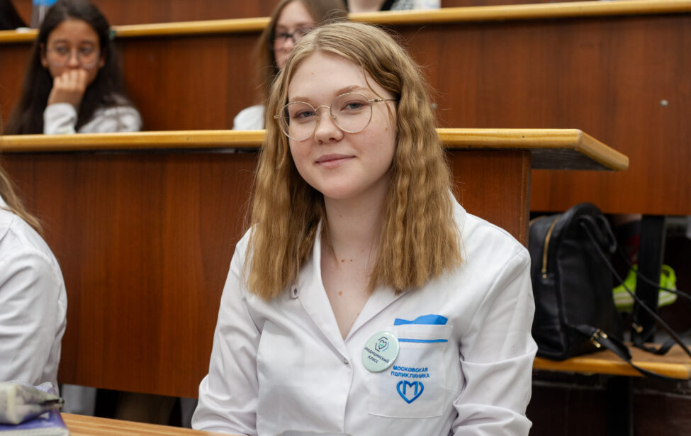 От&nbsp;медицины до&nbsp;предпринимательства: почти 40 вузов столицы провели предпрофессиональные каникулы для школьников