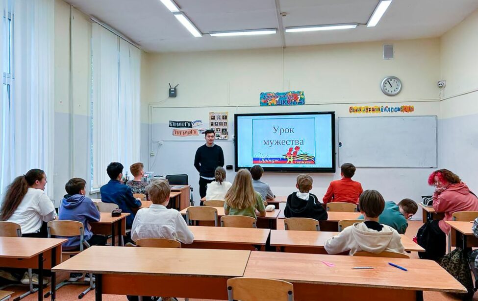 Победитель конкурса &laquo;Педагоги года Москвы&raquo; Айнур Бекетов&nbsp;&mdash; о&nbsp;работе с&nbsp;детьми, призвании и&nbsp;хобби