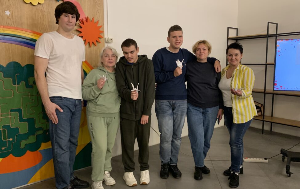 Бумажный журавлик в&nbsp;технике оригами