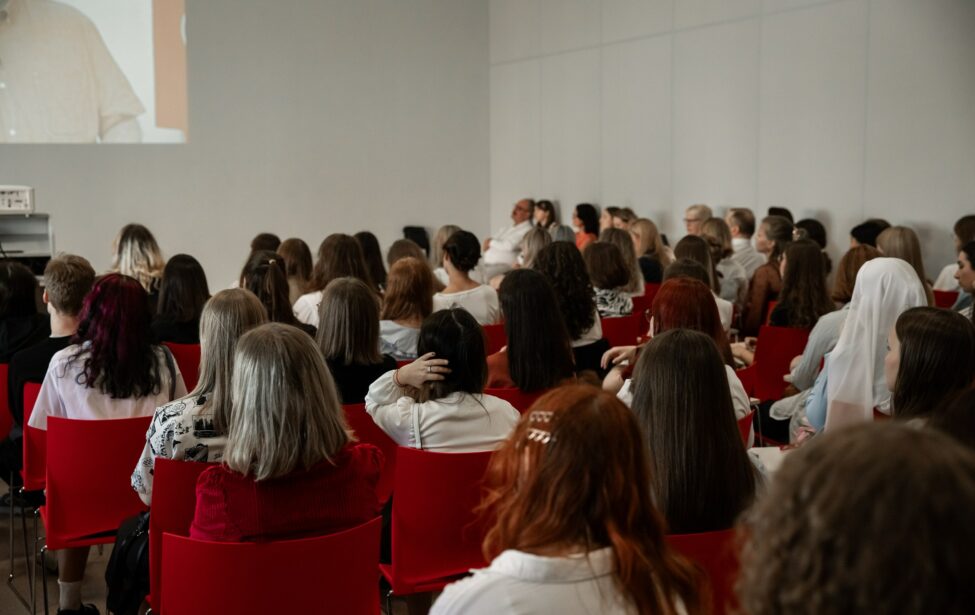 Встреча студентов со священником Михаилом Коробовым