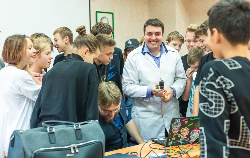 Доцент МГПУ организовал для школьников станцию проверки состояния здоровья