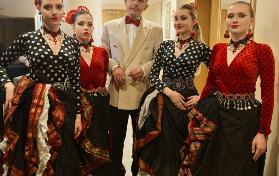 Выступление кружка «Мир танца» с Президентским оркестром