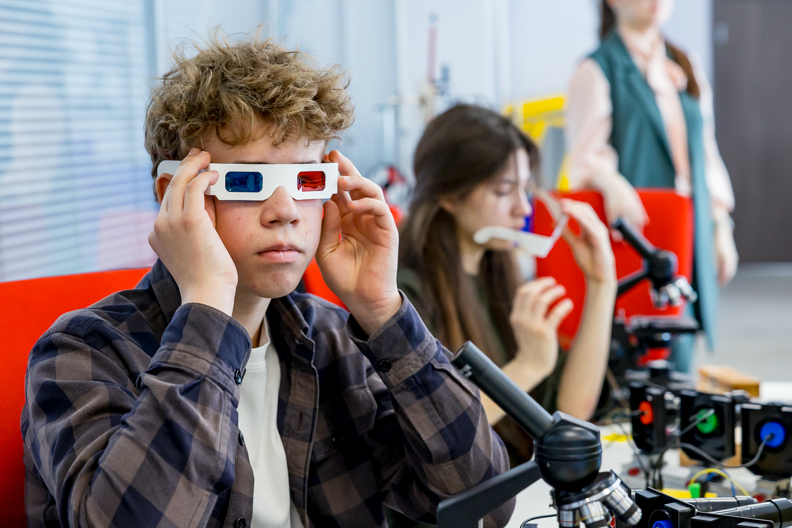 Учебный день в лабораториях предпрофессионального образования для вертикалей