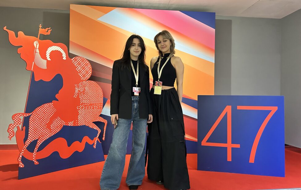 Студентки ИИЯ рассказали про опыт волонтерства на международных мероприятиях