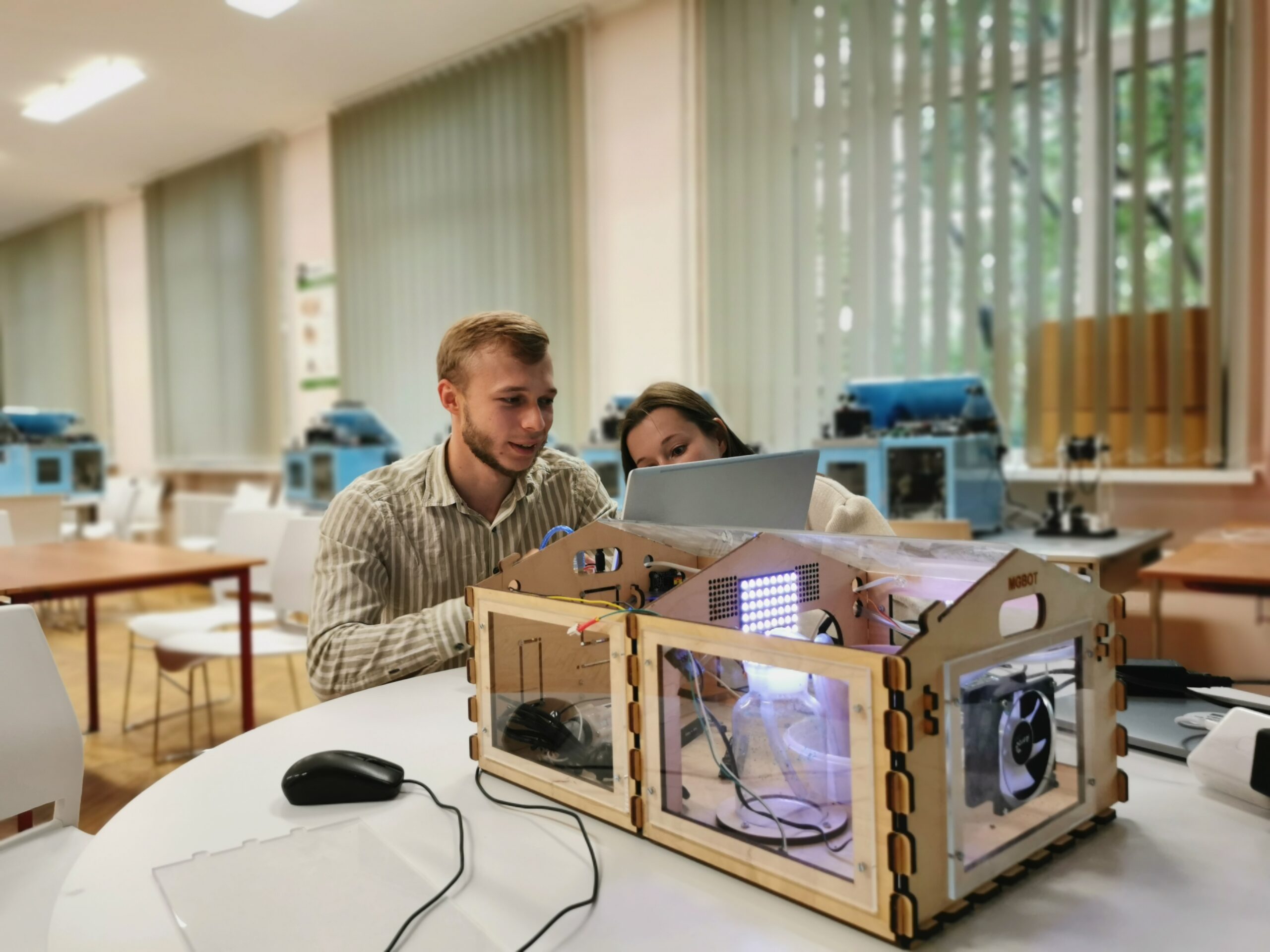 Состоялись первые встречи в центре компетенции «Интернет вещей в образовании»