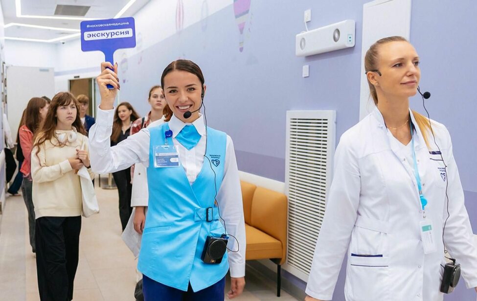 Столичные школьники посетили новый комплекс детской больницы святого Владимира