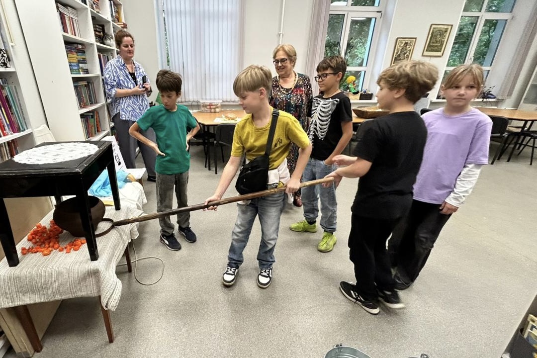 photo_5339285738325408651_y