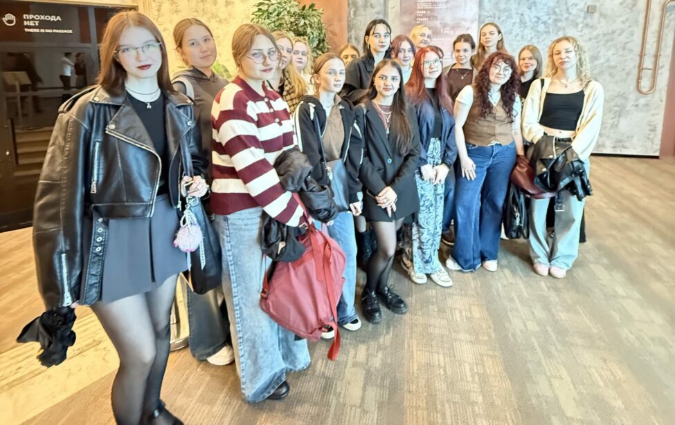 Студенты отметили 130-летие со дня рождения Сергея Есенина