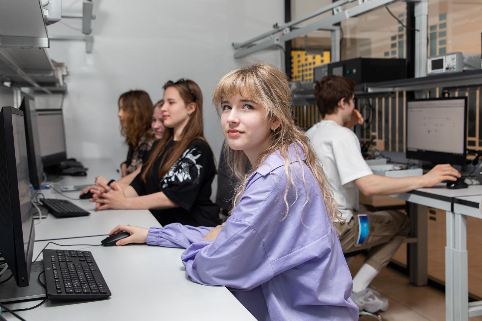 Более 24 тысяч учеников столичных предпрофклассов создадут проекты под руководством преподавателей ведущих вузов