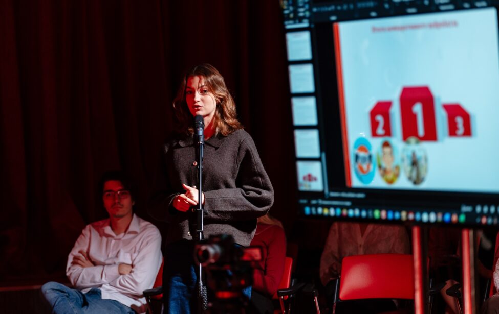 Эмпатичный вожатый и научный помощник: ИИ-ассистенты от студентов МГПУ