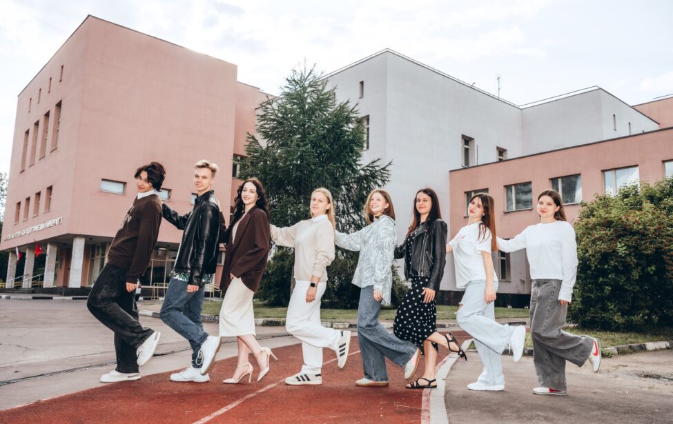 В ИЕСТ продолжается прием заявок на оказание материальной поддержки