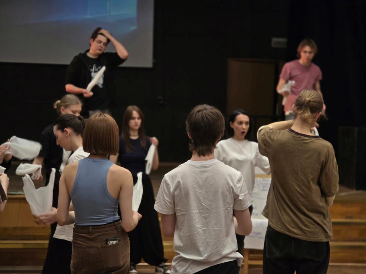 2d06d477-3d18-406a-b92b-487c5db42621