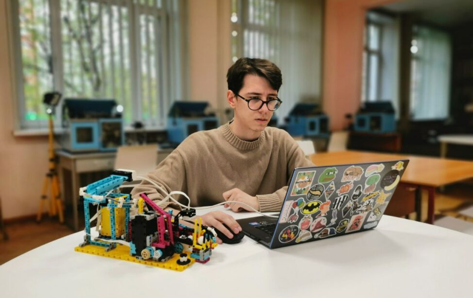 Дмитрий Абушкин провел занятия в Центре компетенций «Интернет вещей в образовании»