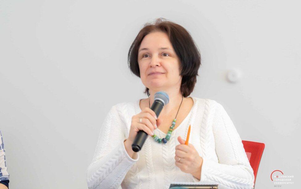 Чтение сегодня: взгляд Екатерины Асоновой на книги, соцсети и ИИ