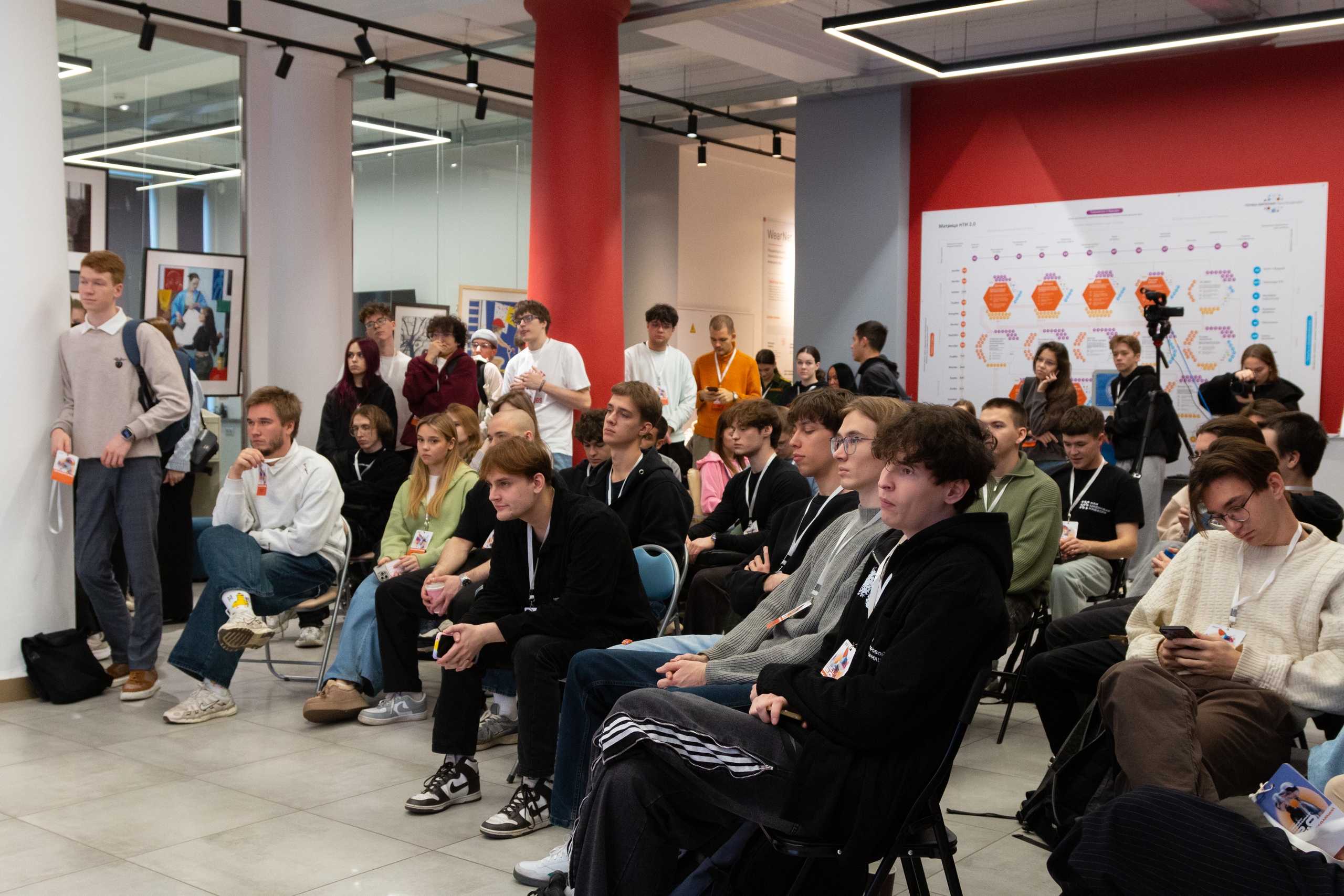 новость хакатон «Промпт-инжиниринг 2.0»