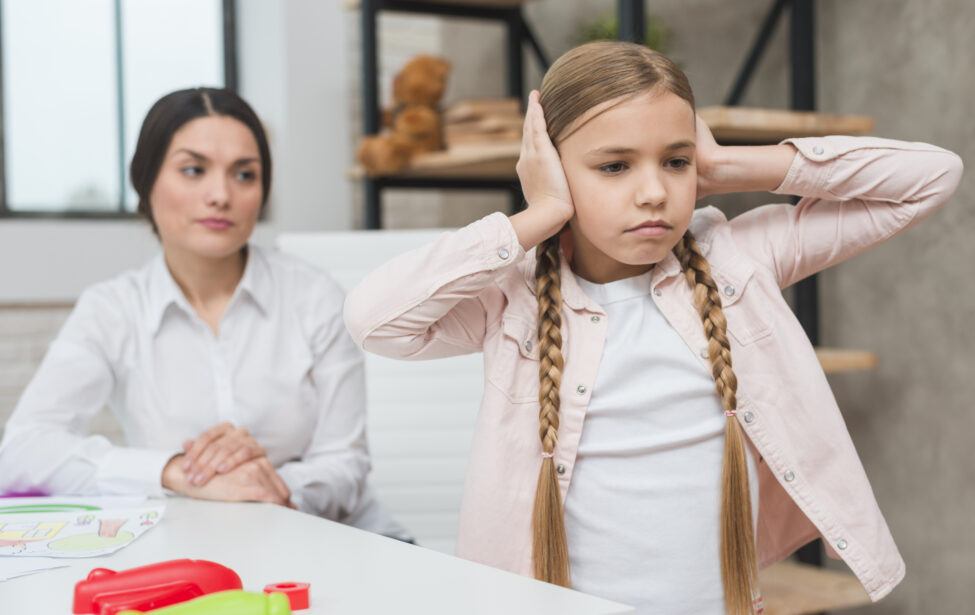 «Вырастешь дворником»: почему родительские «страшилки» не работают