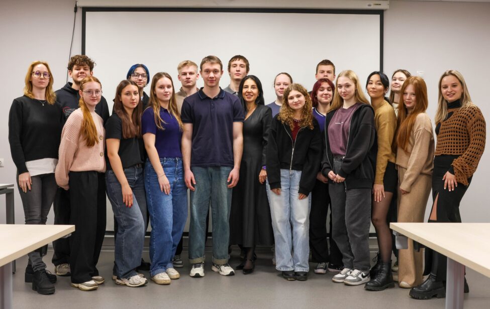 В ИЕСТ прошла «Педагогическая гостиная» с творческими проектами