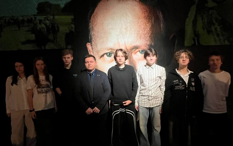 «Разговоры о важном» у ребят из 10 «Ю» класса на этой неделе прошли в Музее современной истории России