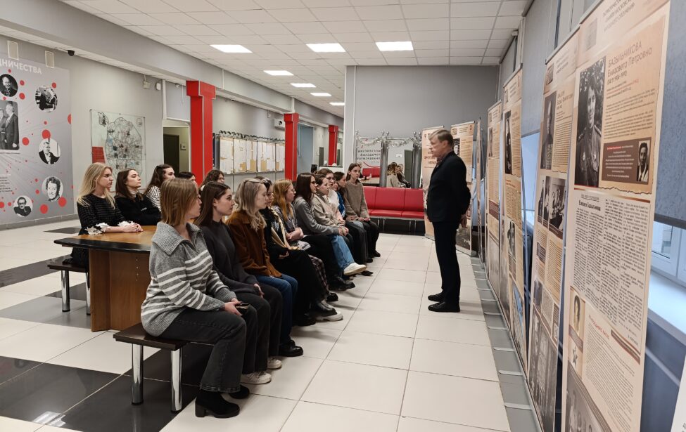 В ИППО прошла фотовыставка «Фронтовая клятва Гиппократа»