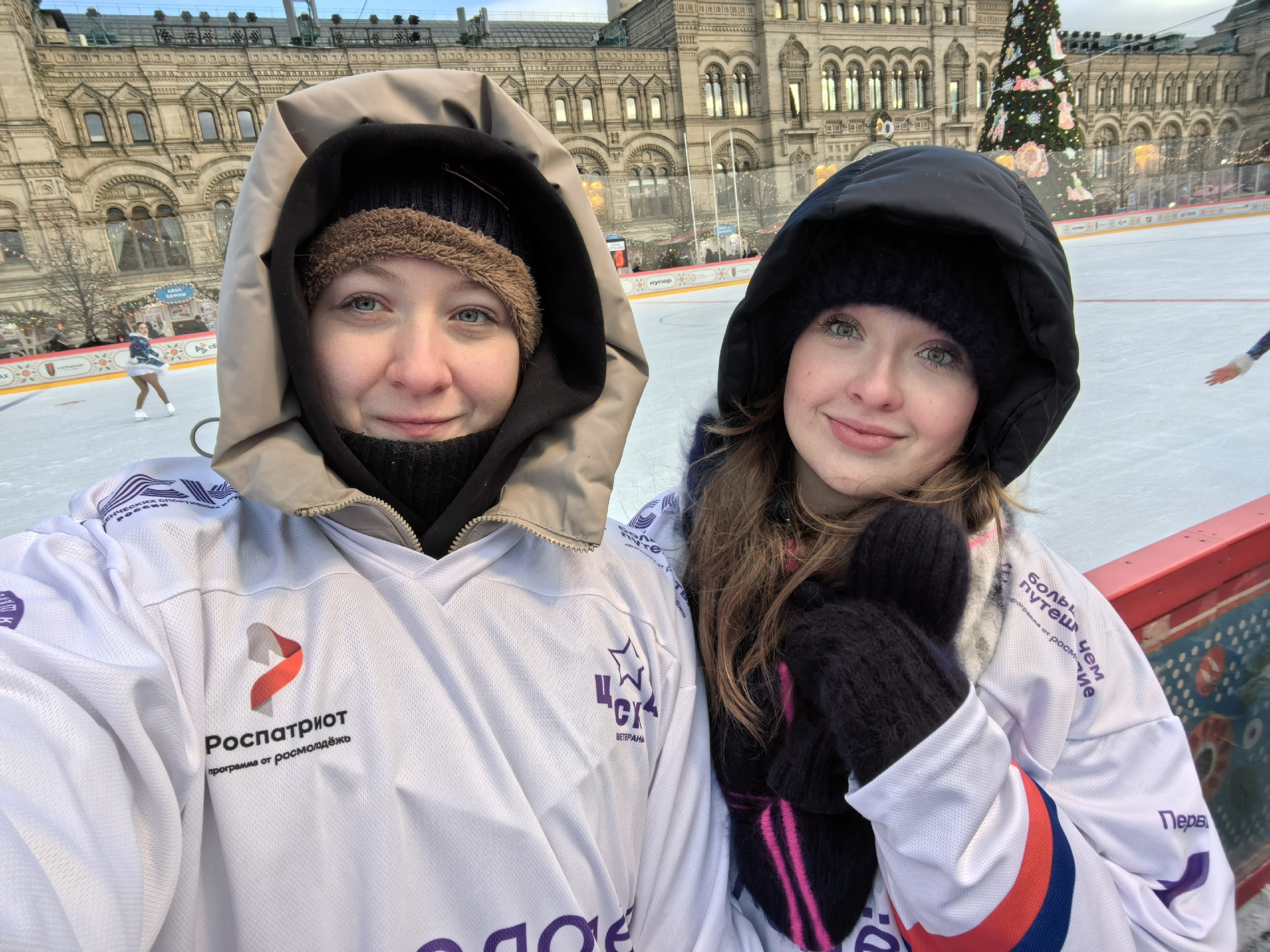 Студенты ИИЯ стали волонтерами хоккейного гала-матча на&nbsp;главном катке страны