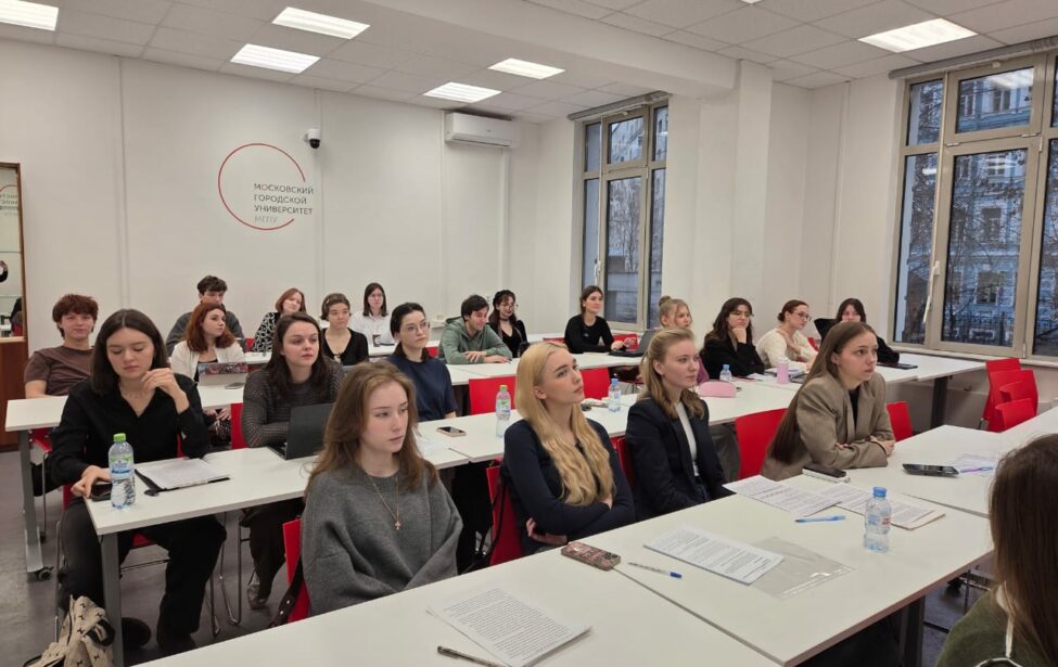 Студенческая конференция «Первые шаги в романистике»