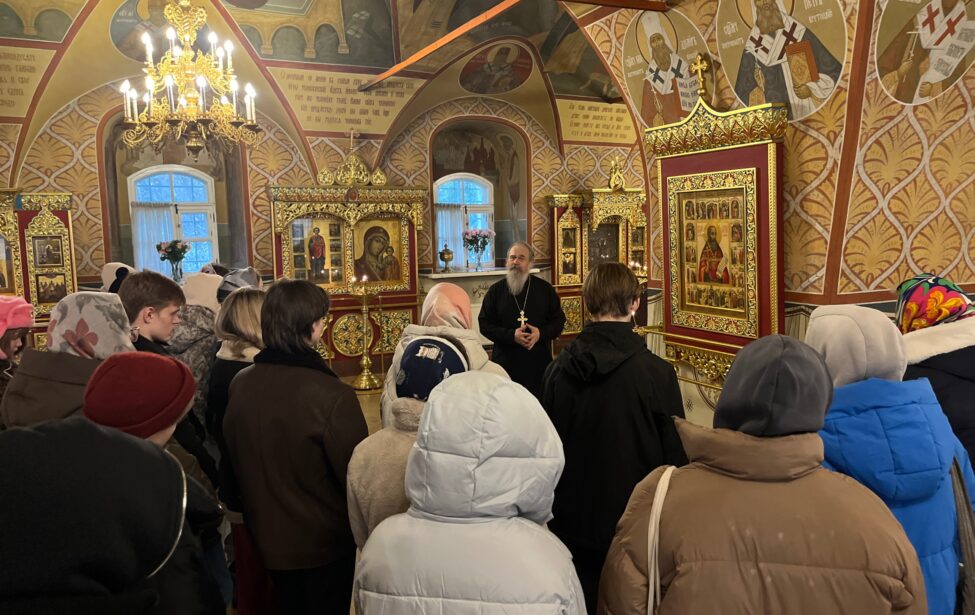 Ученики Предуниверсария МГПУ на&nbsp;экскурсии по&nbsp;храму Спаса Преображения на&nbsp;Песках