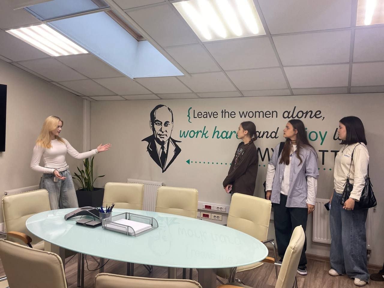 Студенты в аналитическом центре ВЦИОМ: погружение в мир социологии