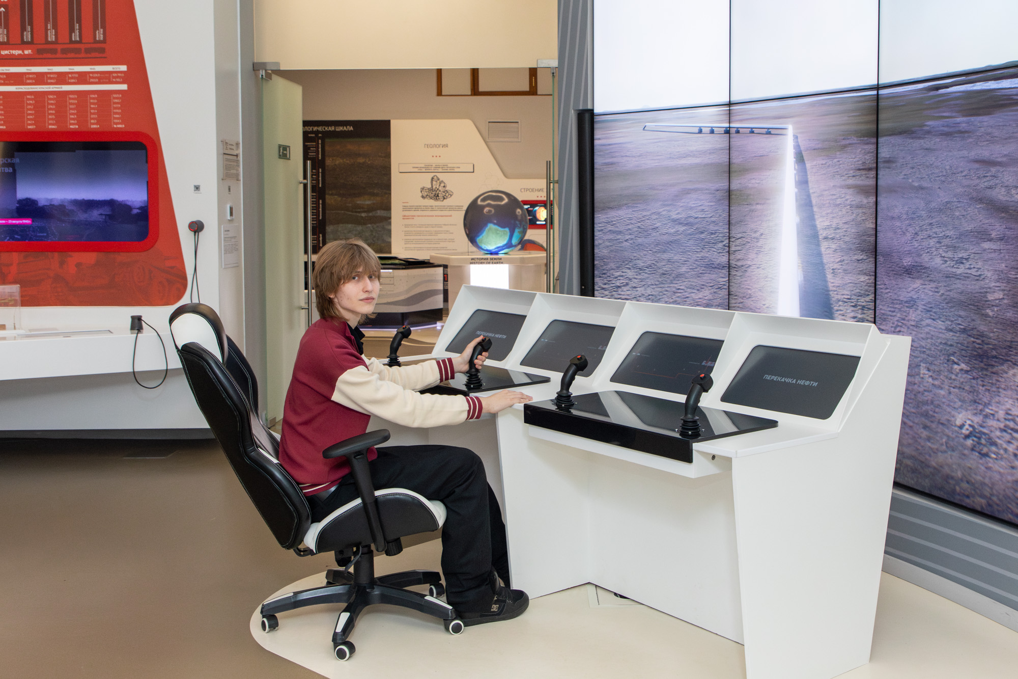 Экскурсия в павильон «Нефть» от ПАО «Лукойл»