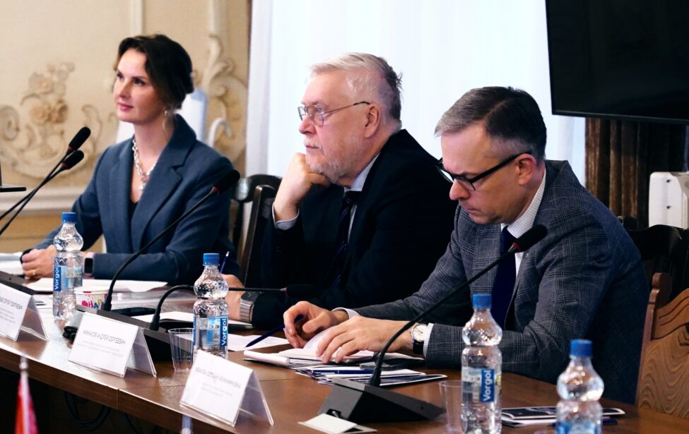 Профессора ИЦО приняли участие в заседании Научного совета по развитию образования МААН