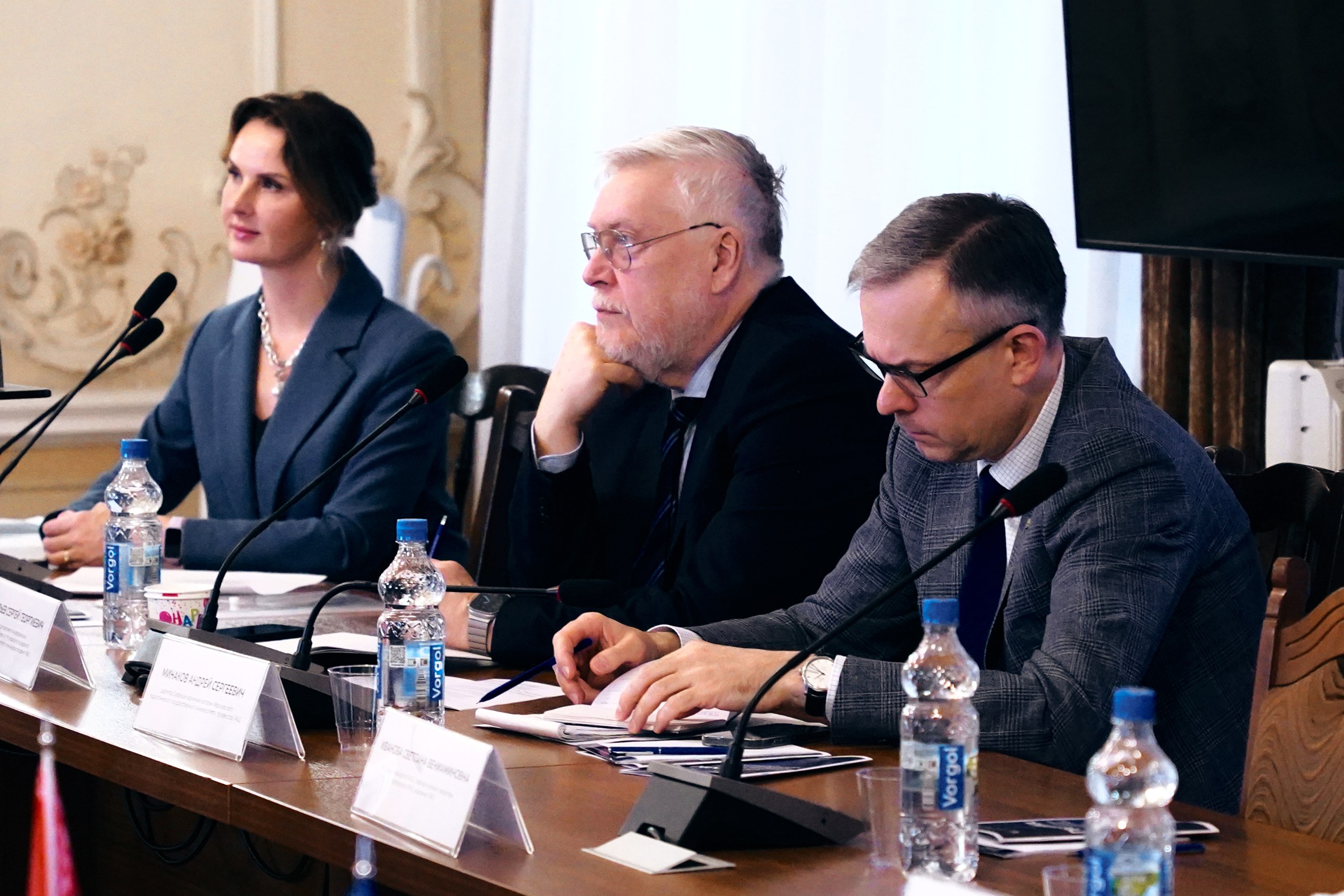 Профессора ИЦО приняли участие в заседании Научного совета по развитию образования МААН