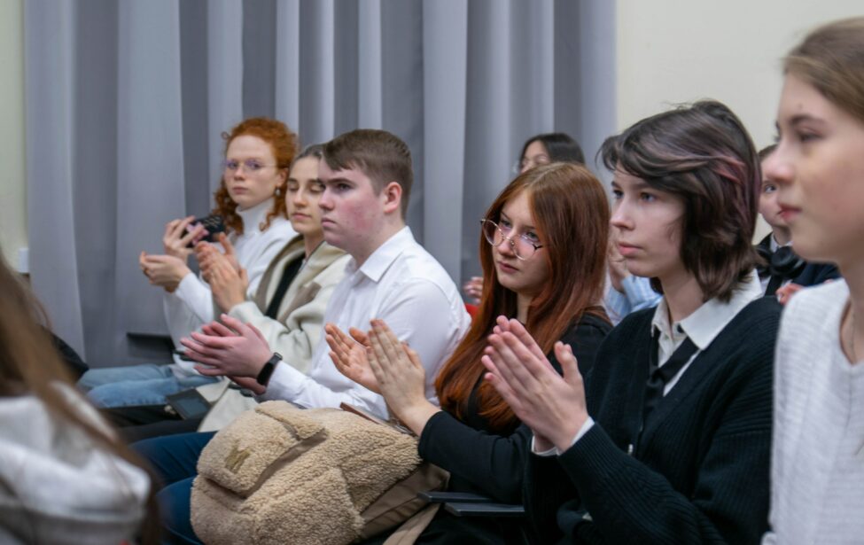 Медиаклассники в&nbsp;ИГН: кинофестиваль и&nbsp;диалог с&nbsp;режиссёром