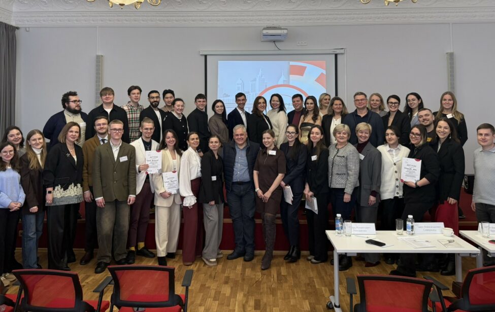 Будущие директора школ отточили навыки презентаций в&nbsp;формате &laquo;Печа-Куча&raquo;