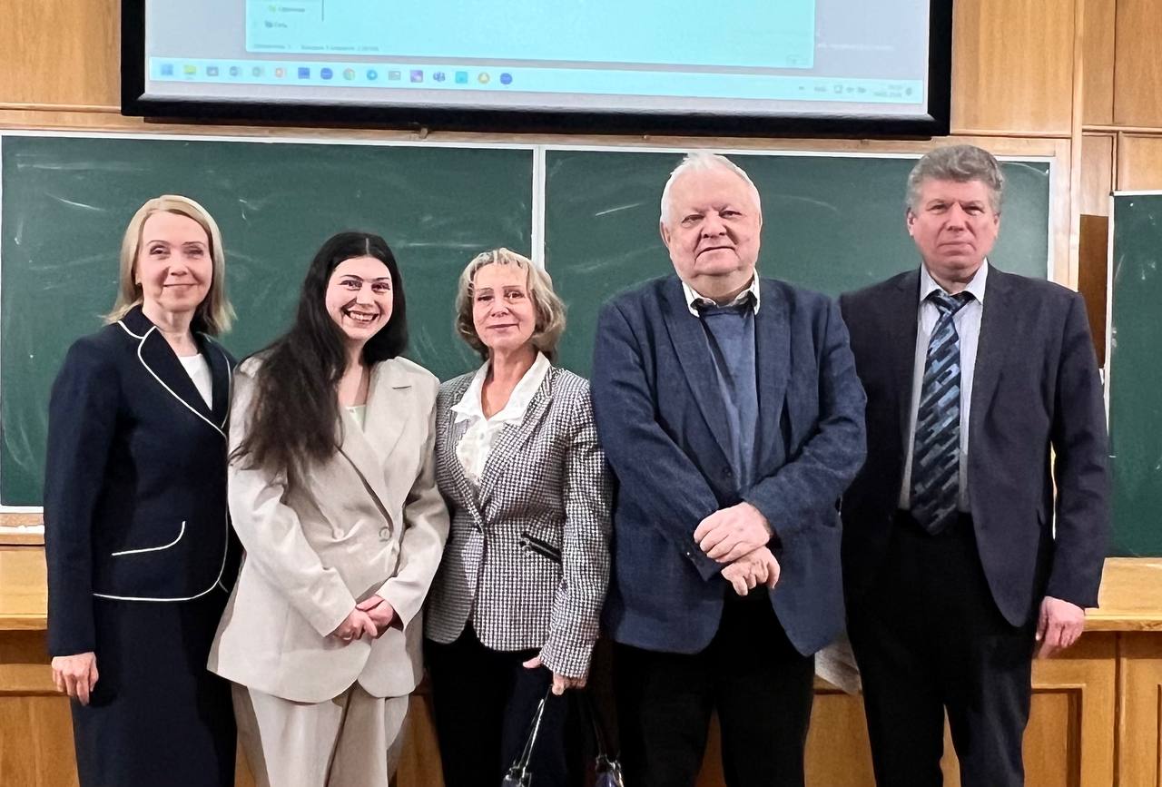 Выпускница аспирантуры департамента информатизации образования ИЦО успешно защитила кандидатскую диссертацию