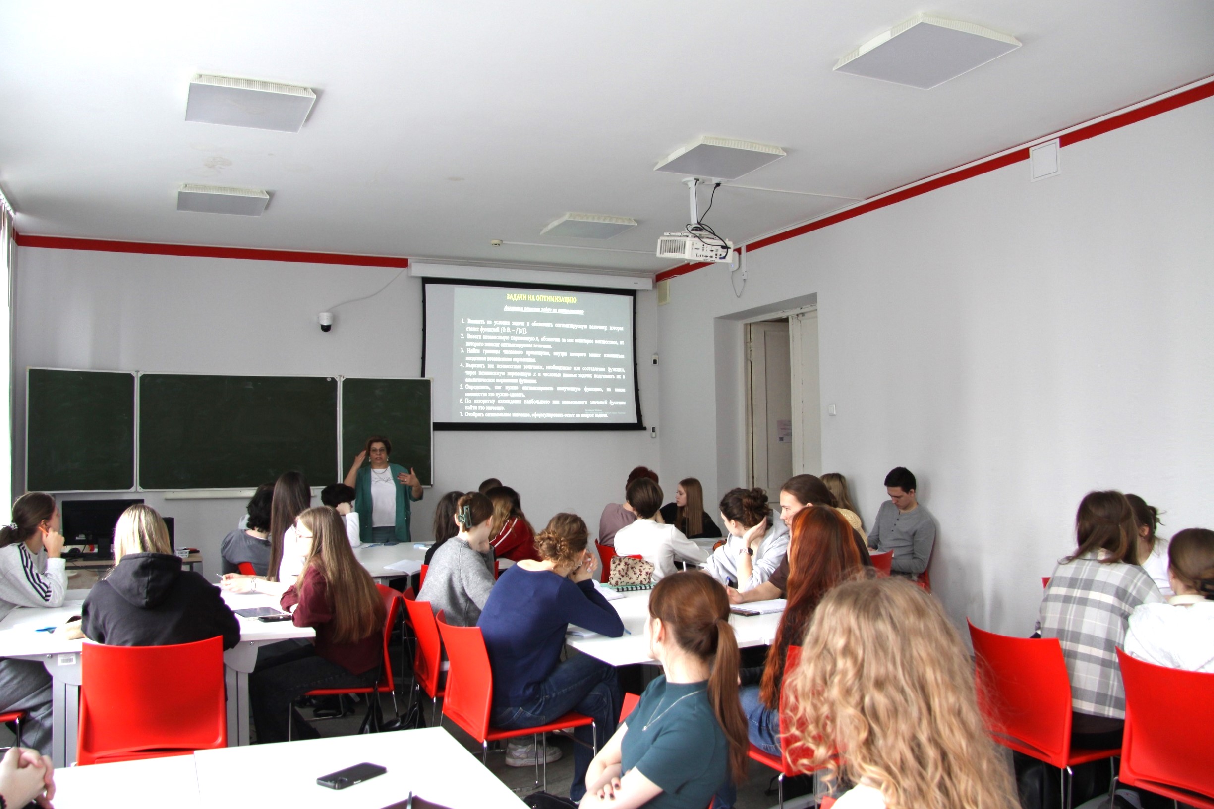 Совместные занятия школьников и студентов ИЦО МГПУ — шаг к осознанному выбору профессии