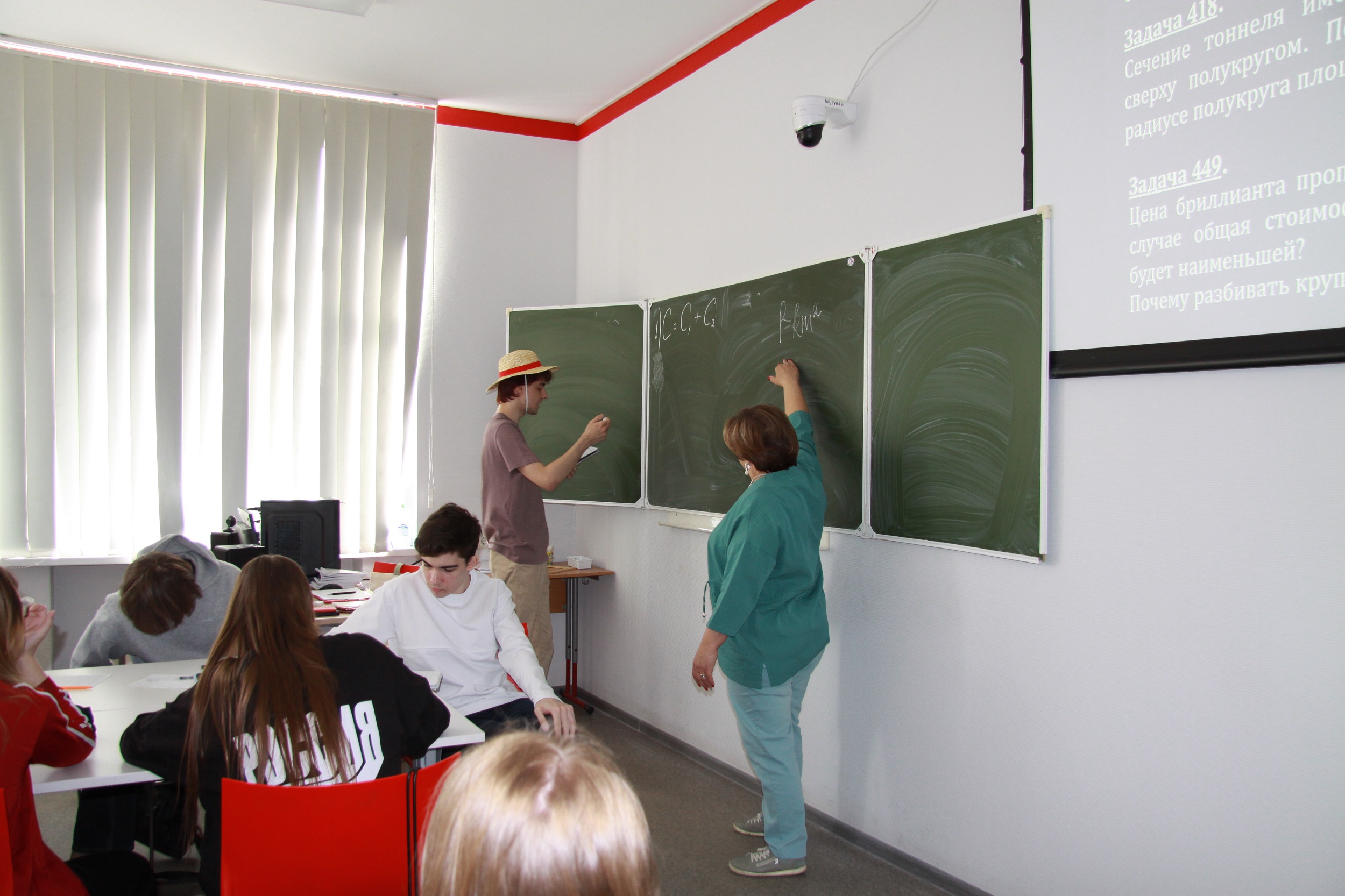 Совместные занятия школьников и студентов ИЦО МГПУ — шаг к осознанному выбору профессии